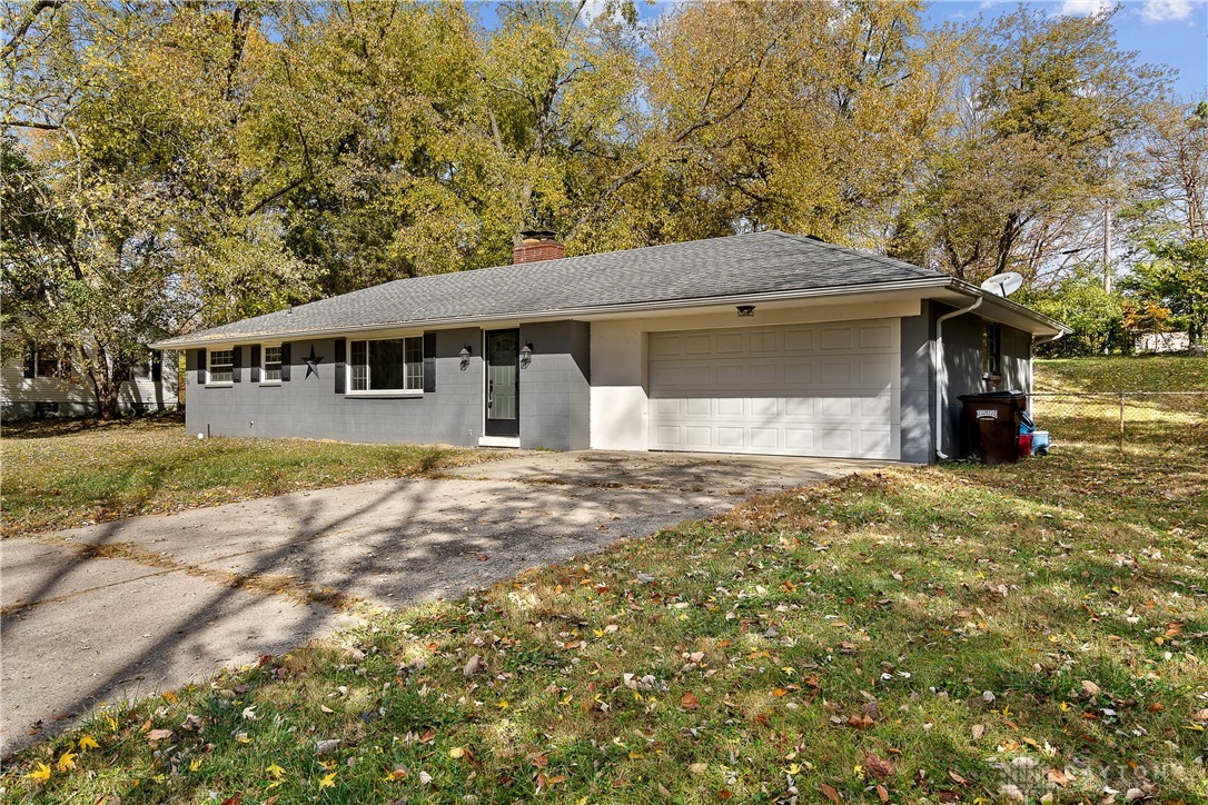 2946 Sunny Drive, Beavercreek, Ohio image 2