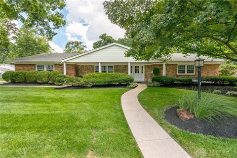 Photo of 2405 Westlawn Drive, Kettering, OH 45440 (MLS # 942101)