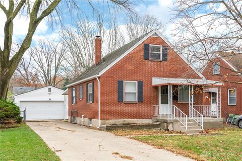Photo of 2513 Hazelwood Avenue, Kettering, OH 45419 (MLS # 948158)