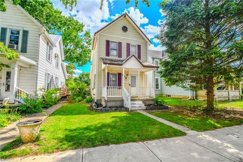 Photo of 908 E Pearl Street, Miamisburg, OH 45342 (MLS # 958998)