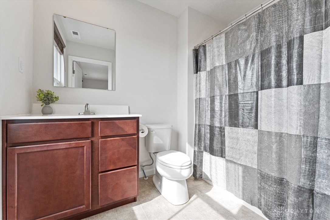 5845 Woodcreek Drive, Middletown, Ohio image 14