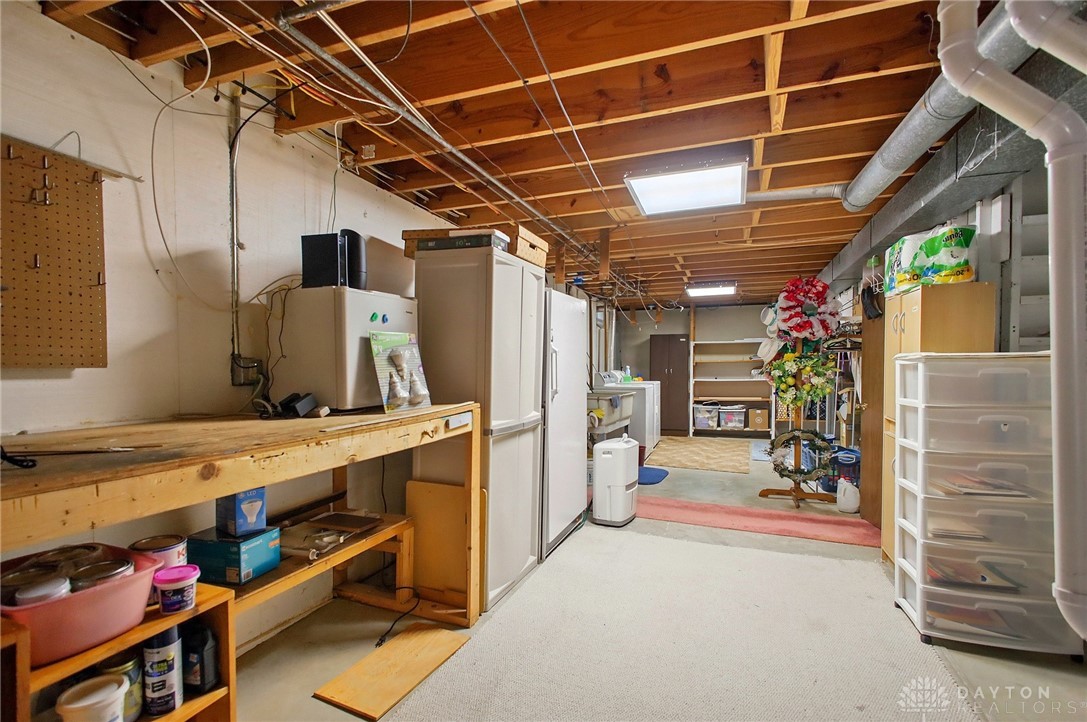 4325 Wabash Drive, Springfield, Ohio image 35