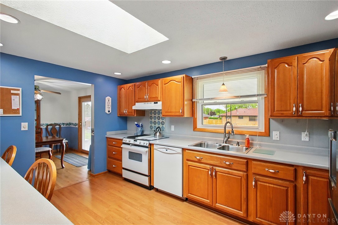 4325 Wabash Drive, Springfield, Ohio image 14