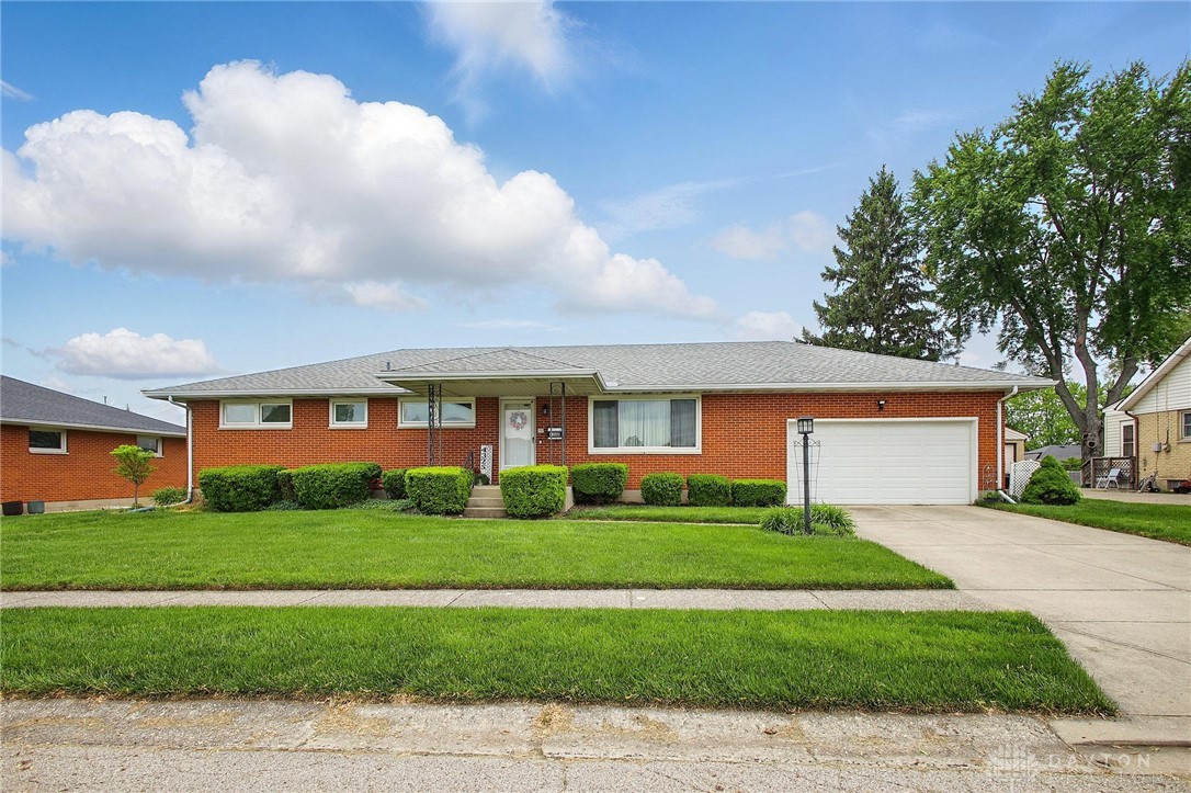 4325 Wabash Drive, Springfield, Ohio image 2