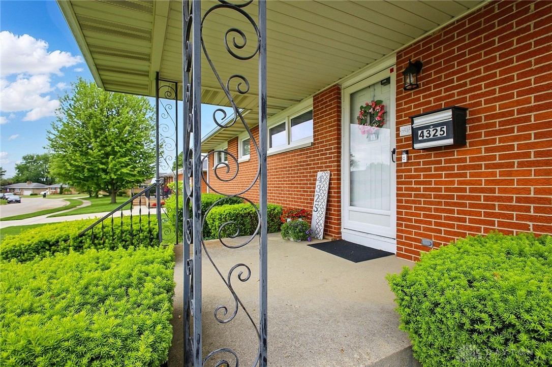 4325 Wabash Drive, Springfield, Ohio image 5