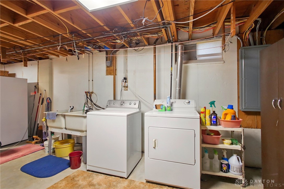 4325 Wabash Drive, Springfield, Ohio image 36