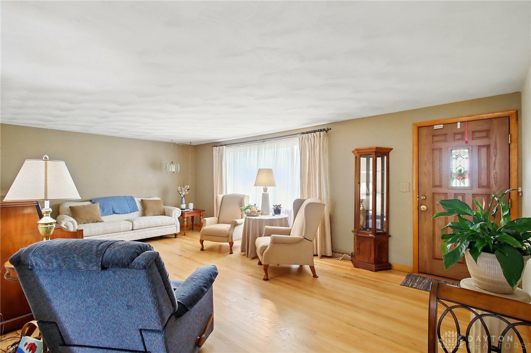 4325 Wabash Drive, Springfield, Ohio image 7