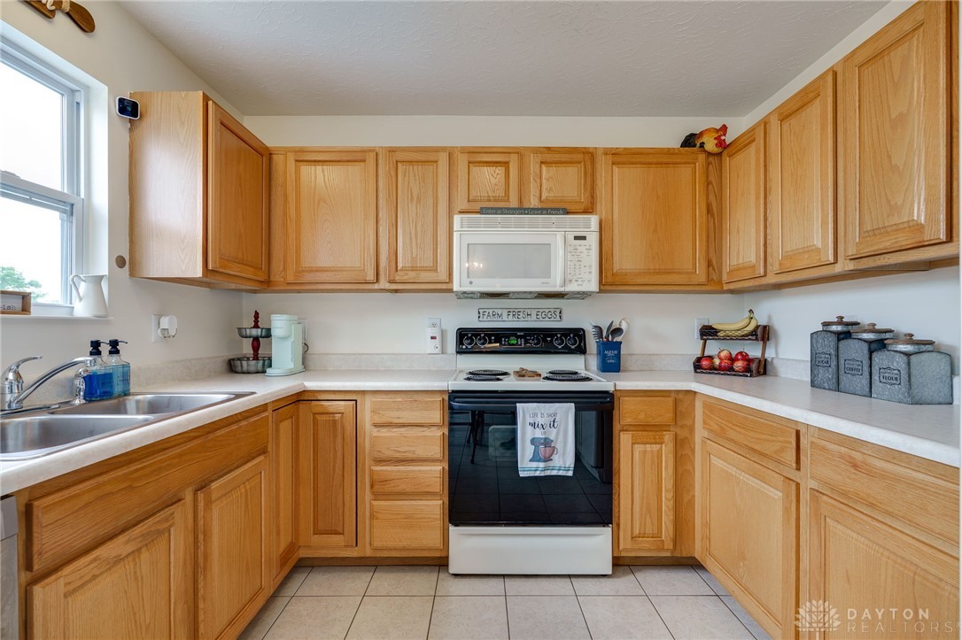 1240 Carriage Hill Lane, Hamilton, Ohio image 17