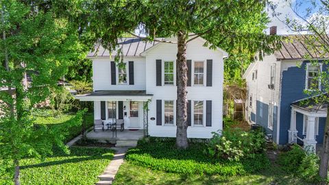 Photo of 916 E Central Avenue, Miamisburg, OH 45342 (MLS # 957237)