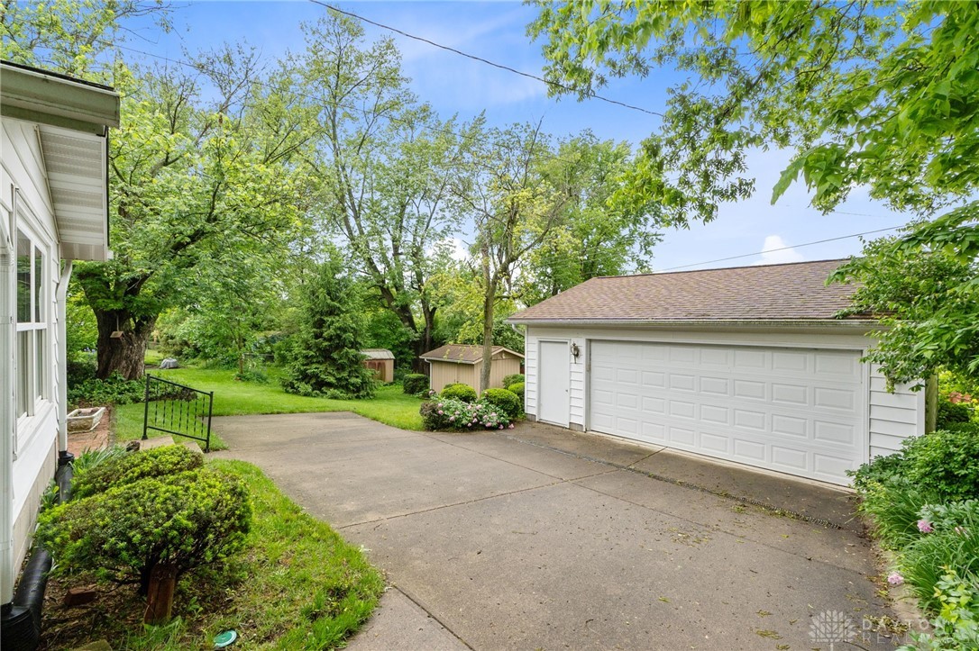 1309 Davis Drive, Fairborn, Ohio image 38