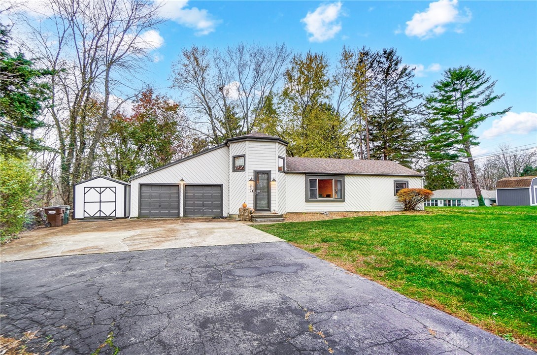 1554 Bluebird Drive, Beavercreek, Ohio image 3