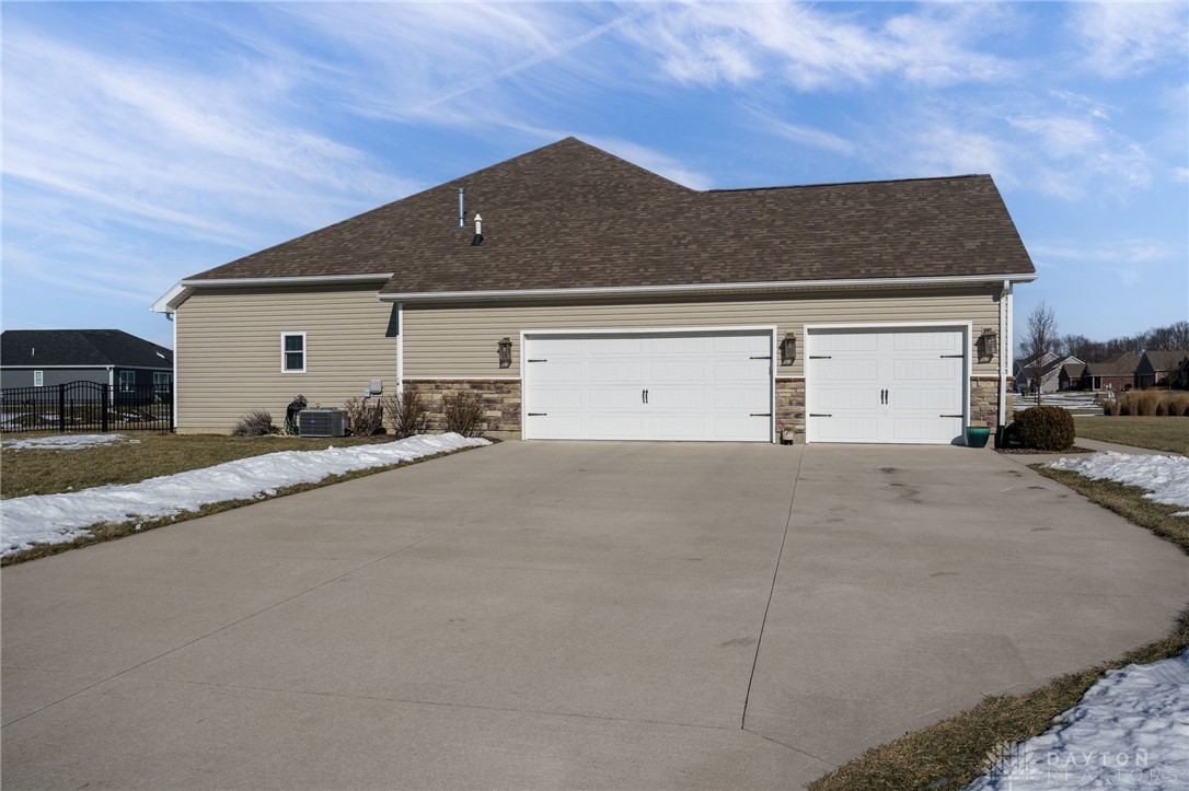 2516 Fiesta Drive, Troy, Ohio image 39