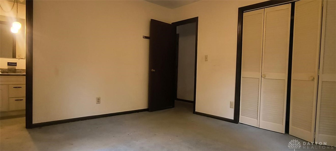 2213 S Lakeman Drive, Bellbrook, Ohio image 25