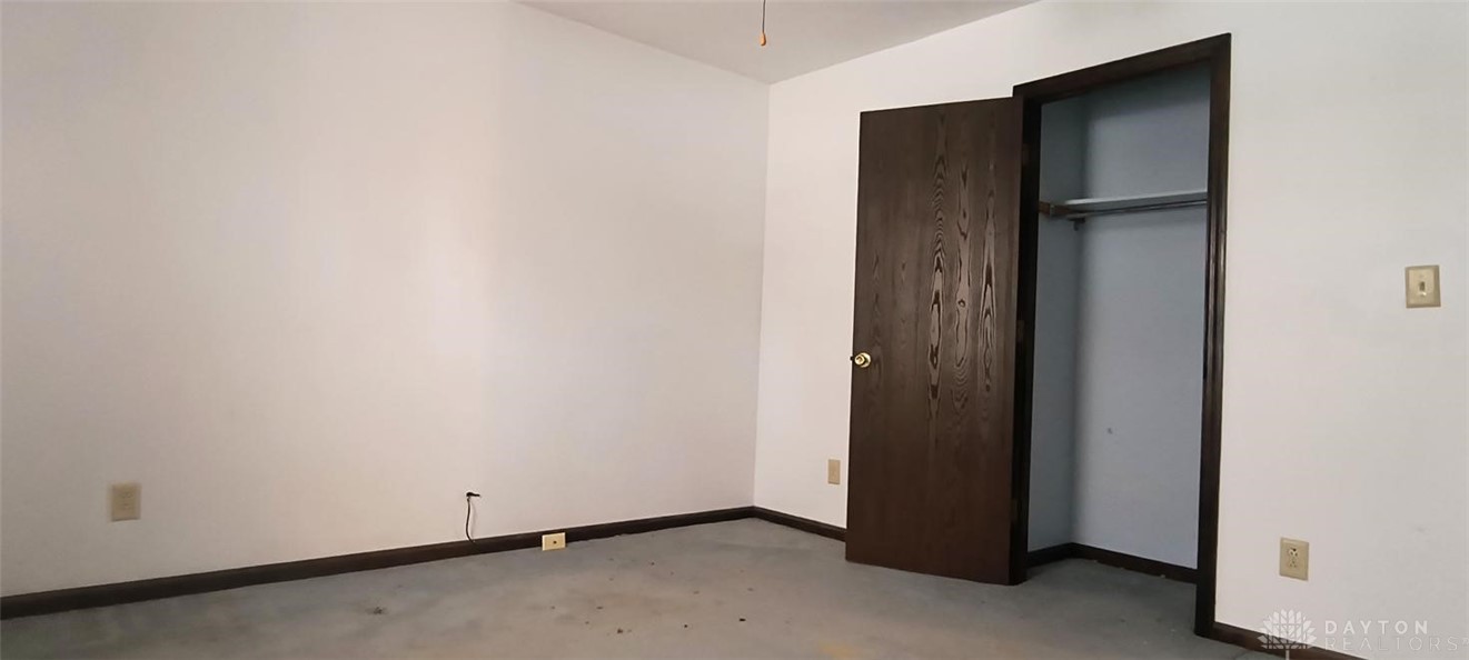 2213 S Lakeman Drive, Bellbrook, Ohio image 35