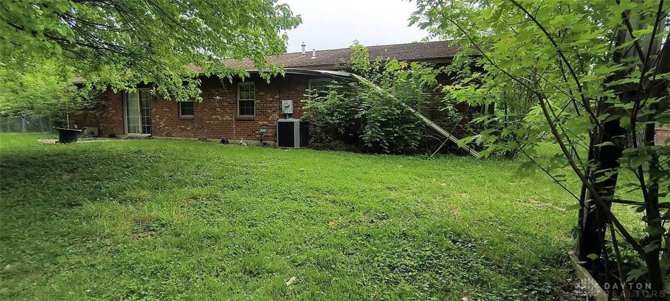 2213 S Lakeman Drive, Bellbrook, Ohio image 45
