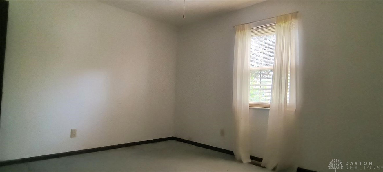 2213 S Lakeman Drive, Bellbrook, Ohio image 37