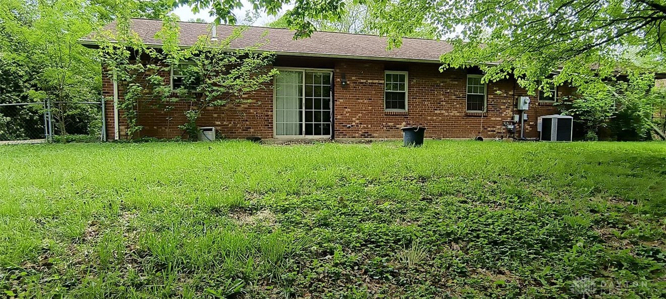 2213 S Lakeman Drive, Bellbrook, Ohio image 47