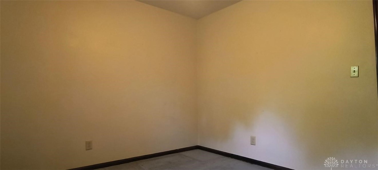 2213 S Lakeman Drive, Bellbrook, Ohio image 31