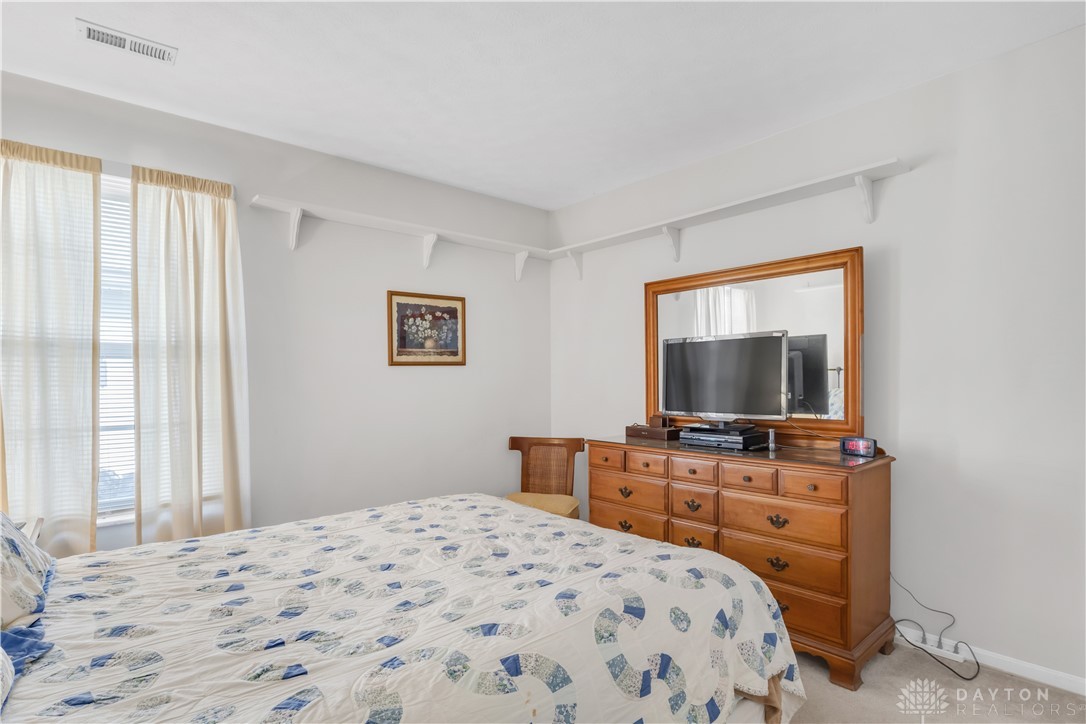 842 Somerset Court, Trenton, Ohio image 17