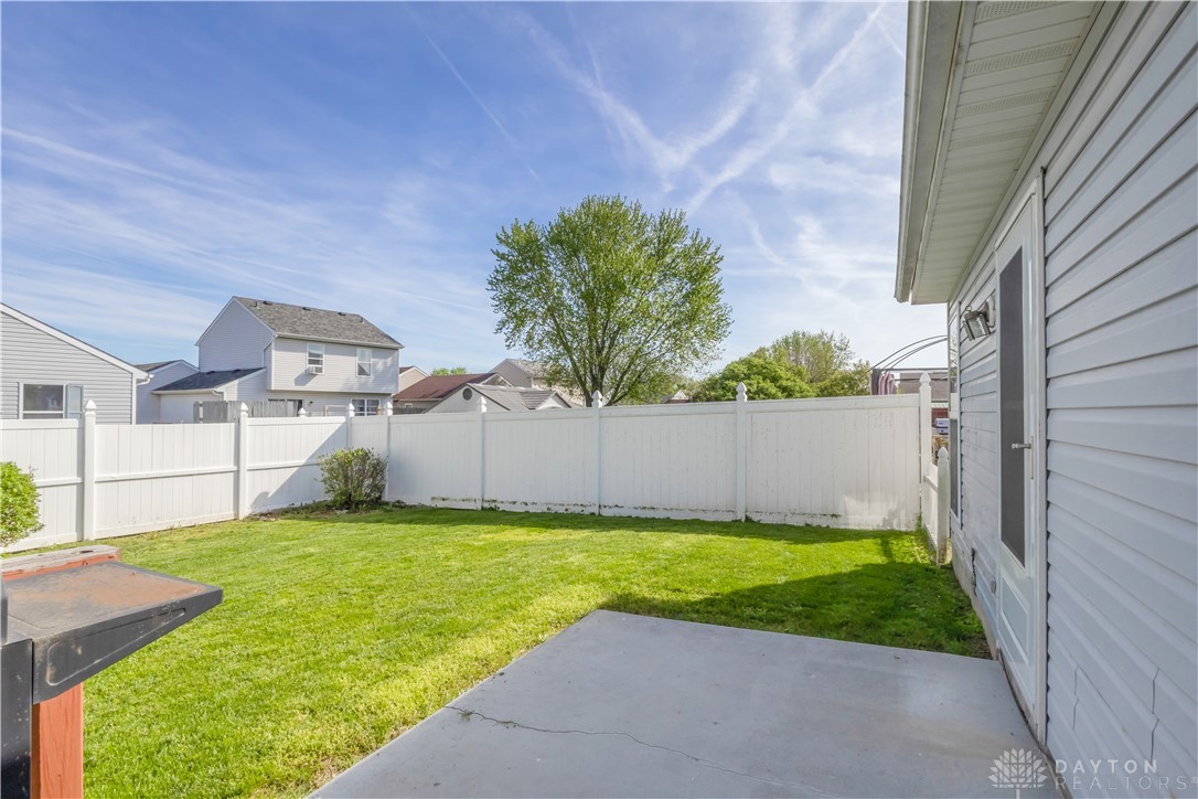 842 Somerset Court, Trenton, Ohio image 24