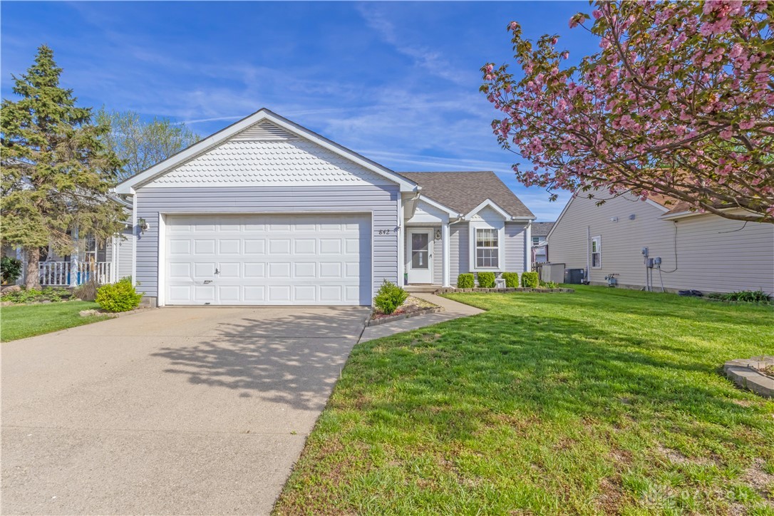 842 Somerset Court, Trenton, Ohio image 2