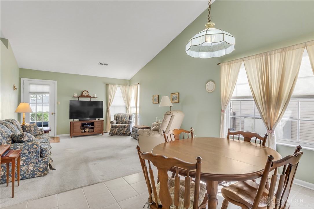 842 Somerset Court, Trenton, Ohio image 6
