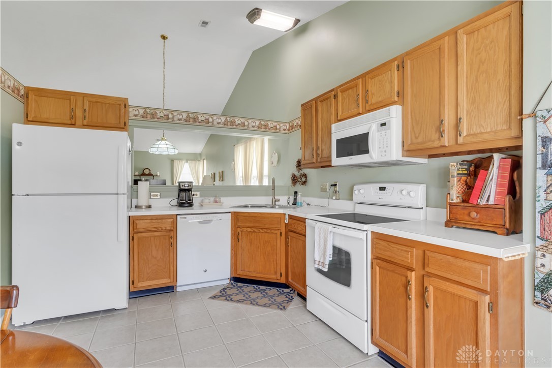 842 Somerset Court, Trenton, Ohio image 13
