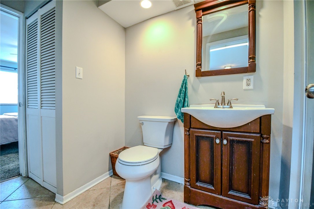 2069 Clearview Drive, Bellbrook, Ohio image 12