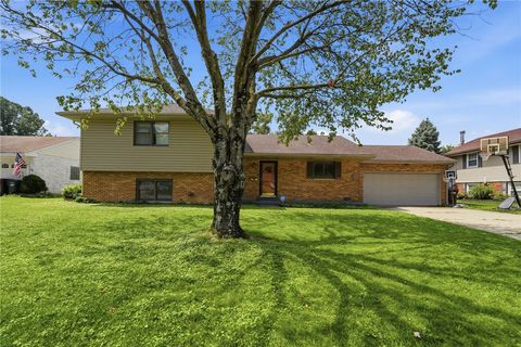 Homes For Sale - 3712 Fiesta Way<br/> Middletown, OH 45044