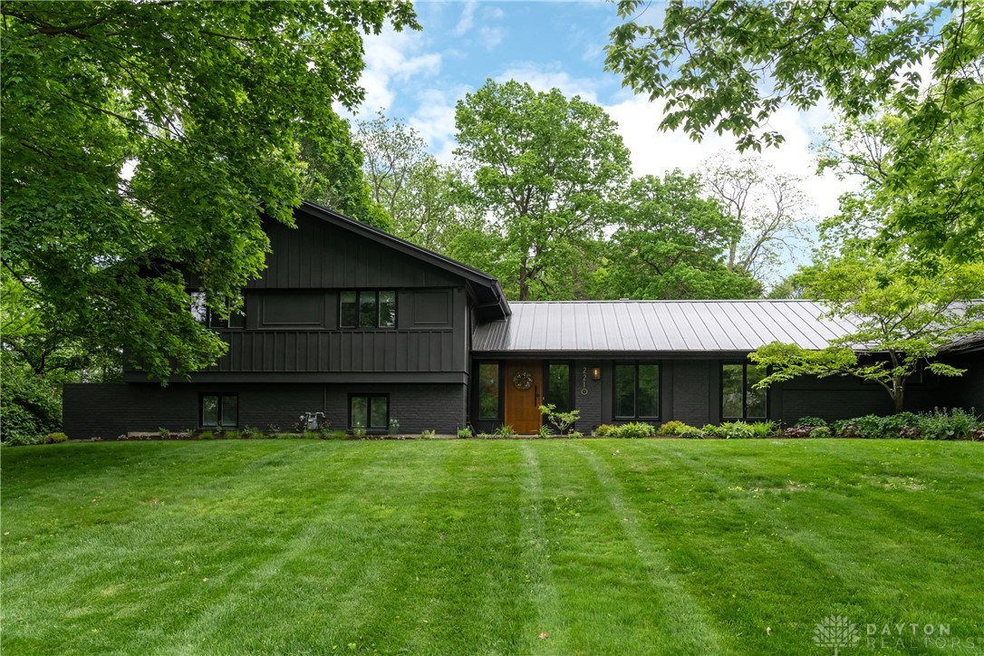 2210 Ridgeway Road, Oakwood, Ohio image 2