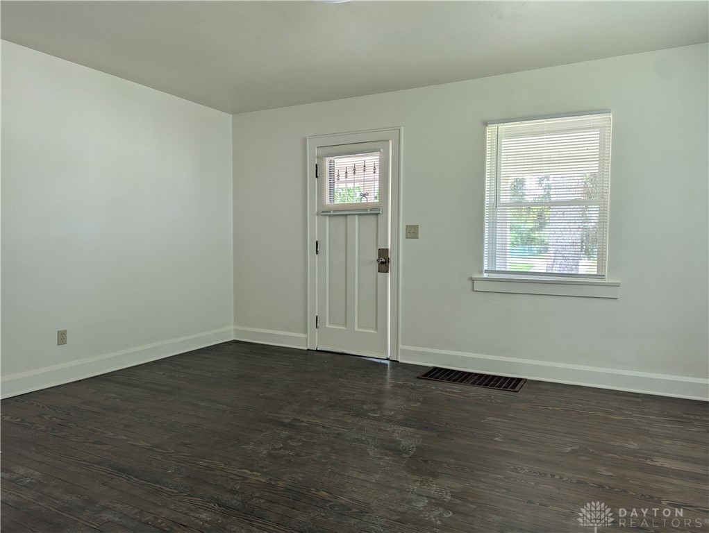 1565 Fulton Avenue, Springfield, Ohio image 3