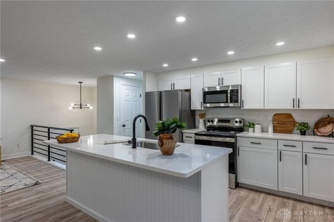 Tiny photo for 7859 Kingsgate Way, West Chester, OH 45069 (MLS # 946194)