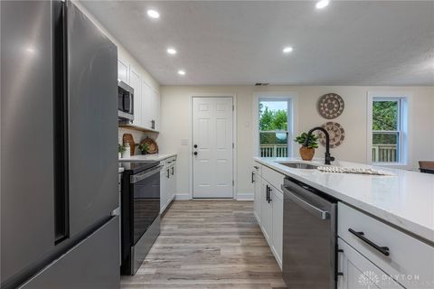 Tiny photo for 7859 Kingsgate Way, West Chester, OH 45069 (MLS # 946194)
