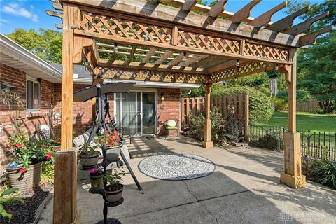Tiny photo for 631 Augusta Drive, Fairborn, OH 45324 (MLS # 945400)
