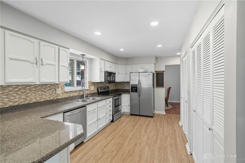 Tiny photo for 631 Augusta Drive, Fairborn, OH 45324 (MLS # 945400)