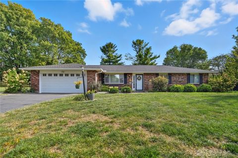 Photo of 631 Augusta Drive, Fairborn, OH 45324 (MLS # 945400)