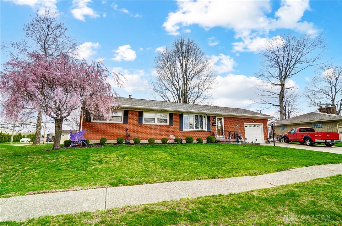 1702 Thomas Drive, Springfield, Ohio image 4