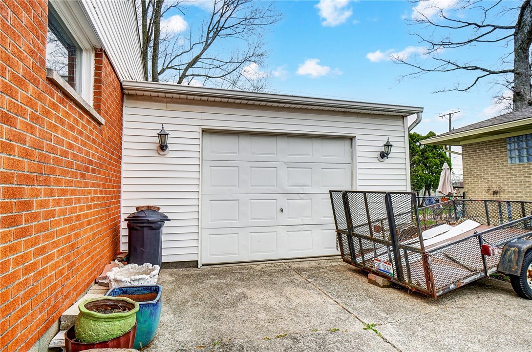 1702 Thomas Drive, Springfield, Ohio image 40