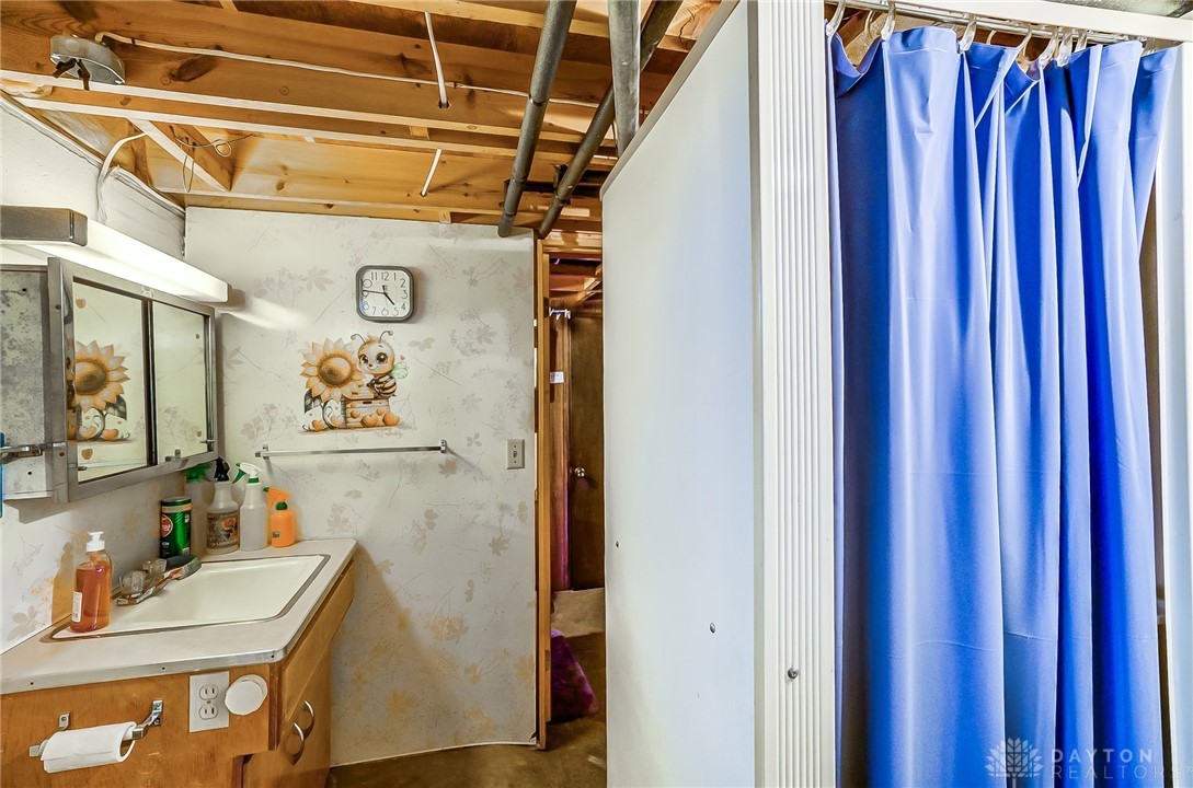 1702 Thomas Drive, Springfield, Ohio image 31