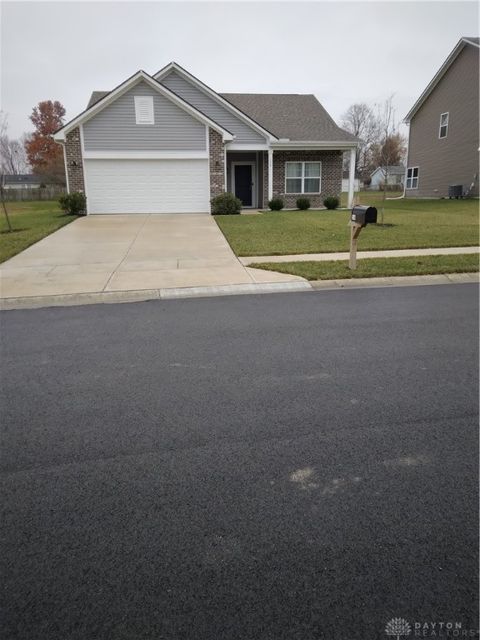 Photo of 124 Clarett Court, Englewood, OH 45322 (MLS # 948305)