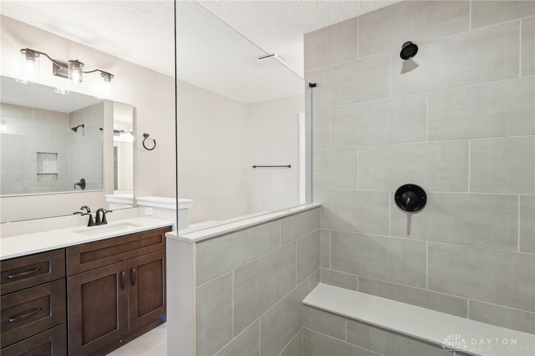 5017 Waterford Lane, Middletown, Ohio image 7
