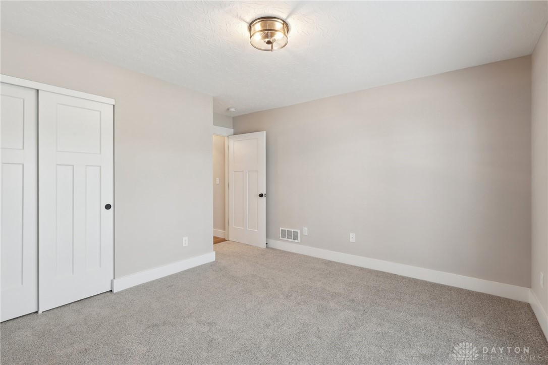 5017 Waterford Lane, Middletown, Ohio image 43