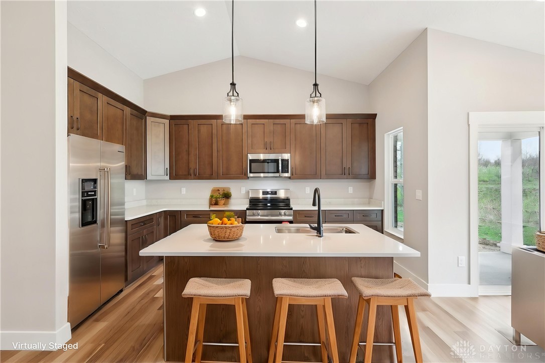 5017 Waterford Lane, Middletown, Ohio image 3