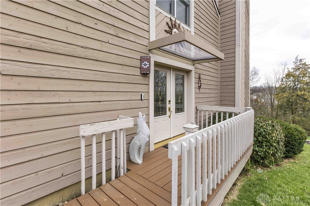 2128 Sir Lockesley Drive, Miamisburg, Ohio image 4