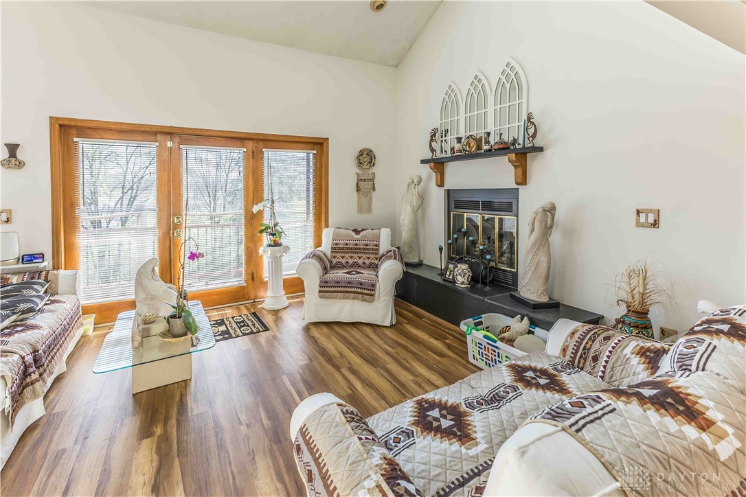 2128 Sir Lockesley Drive, Miamisburg, Ohio image 6