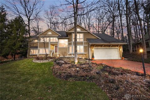 Photo of 4524 Royal Ridge Way, Dayton, OH 45429 (MLS # 952879)