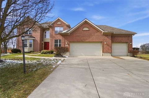 Photo of 206 Cloverleaf Circle, Englewood, OH 45322 (MLS # 952796)