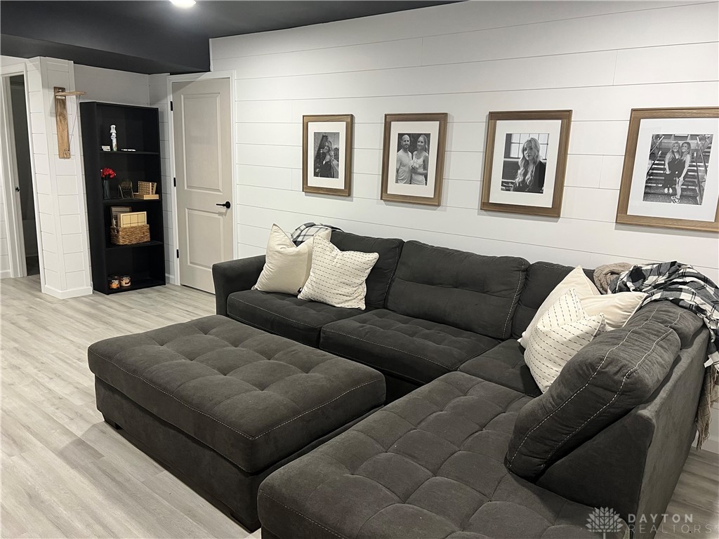 9265 Lakeside Street, Tipp City, Ohio image 24