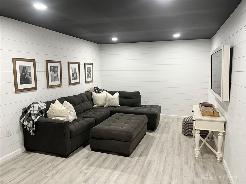 9265 Lakeside Street, Tipp City, Ohio image 23