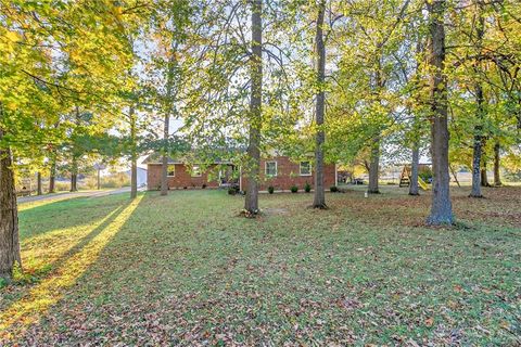 Tiny photo for 14666 Circle Drive, Sidney, OH 45365 (MLS # 946535)